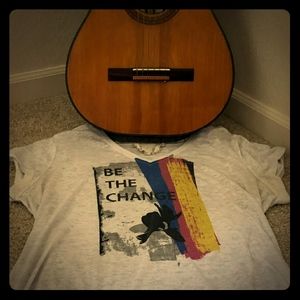 This is Vince Camuto women's comfort styling tee